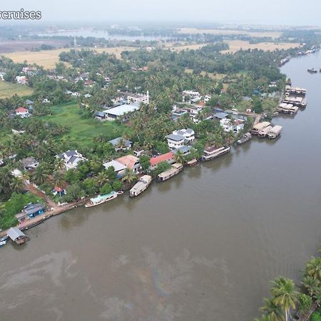 Sacred River Homestay Alappuzha Extérieur photo